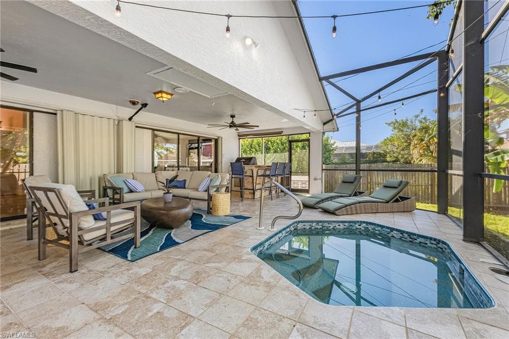 663 110th AVE N NAPLES, FL 34108
