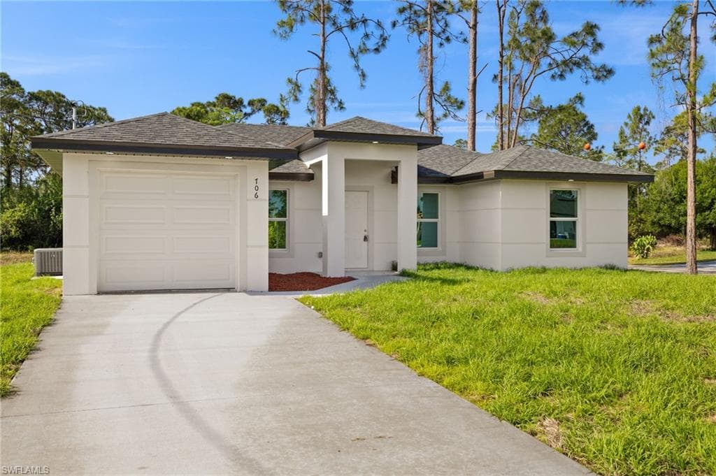 835 Palomino ST E LEHIGH ACRES, FL 33974