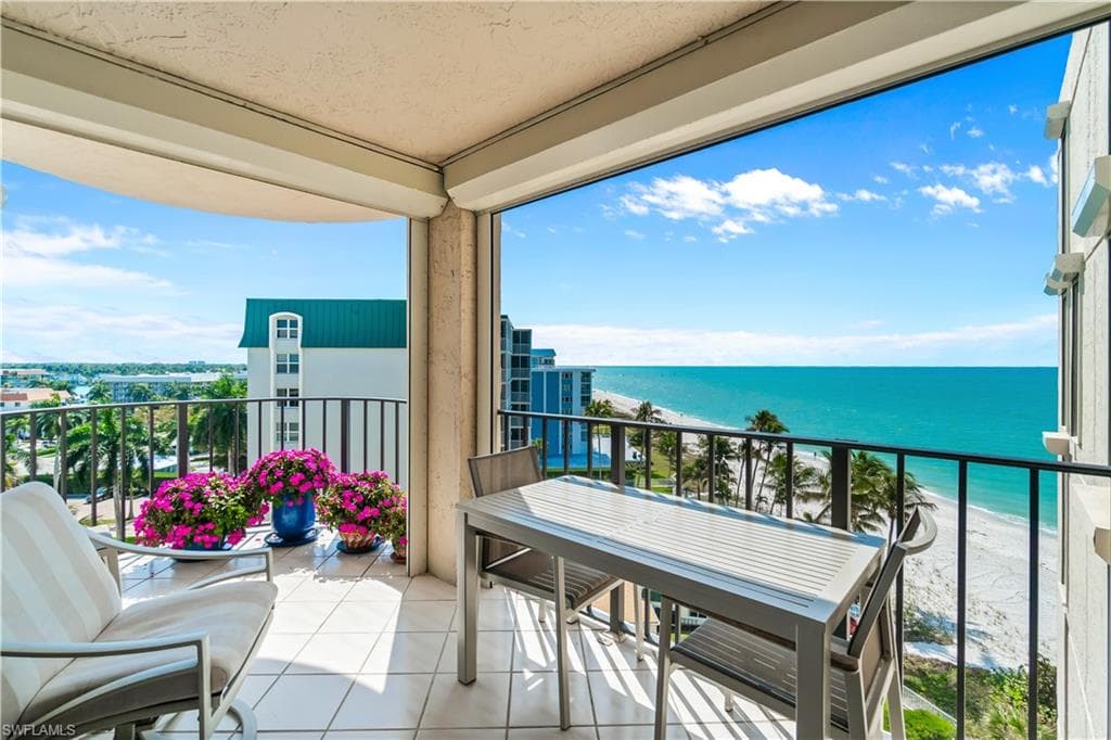 3115 Gulf Shore BLVD N 704S NAPLES, FL 34103
