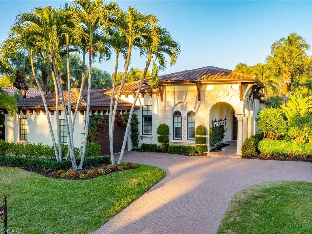 2822 Capistrano WAY NAPLES, FL 34105