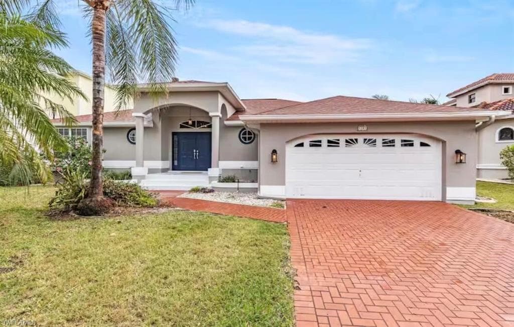 5701 Riverside DR CAPE CORAL, FL 33904