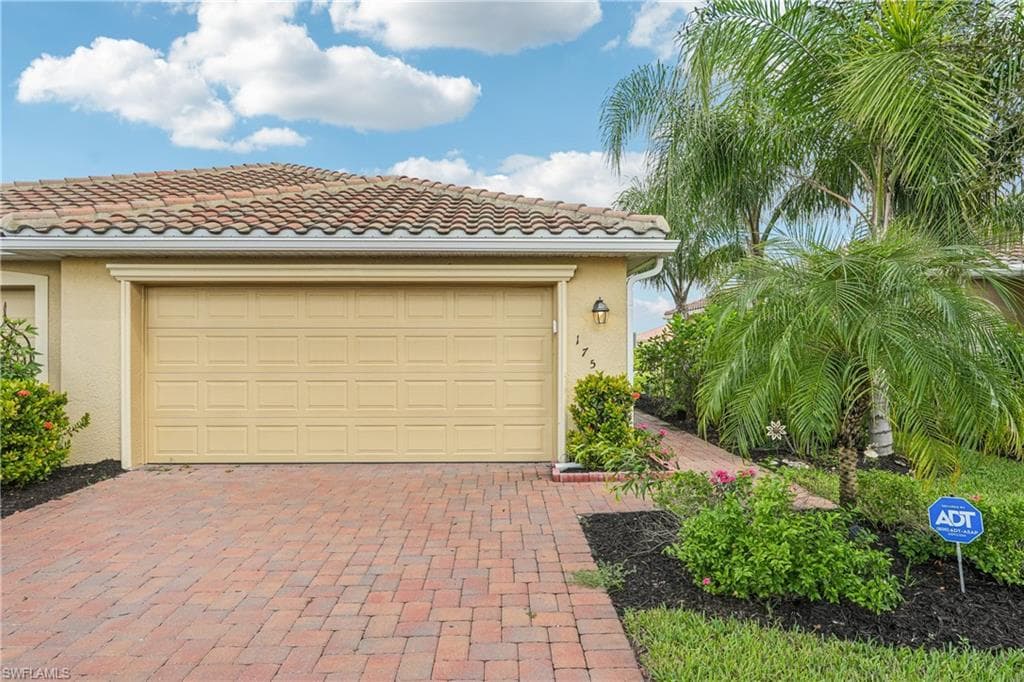 1751 Alameda DR NAPLES, FL 34120