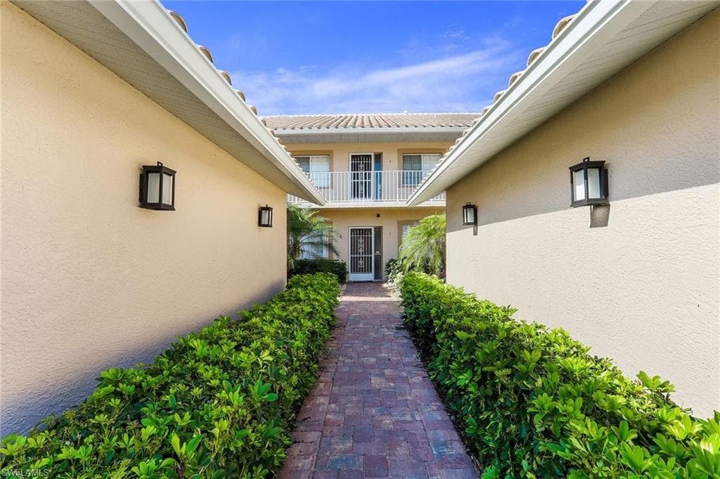 9022 Michael CIR 4 NAPLES, FL 34113