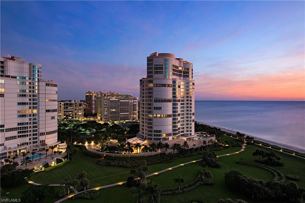 4101 Gulf Shore BLVD N 8N NAPLES, FL 34103
