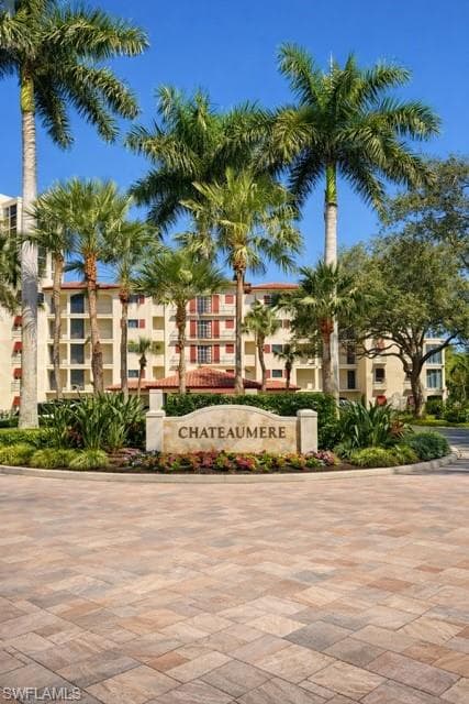 6040 Pelican Bay BLVD D101 NAPLES, FL 34108
