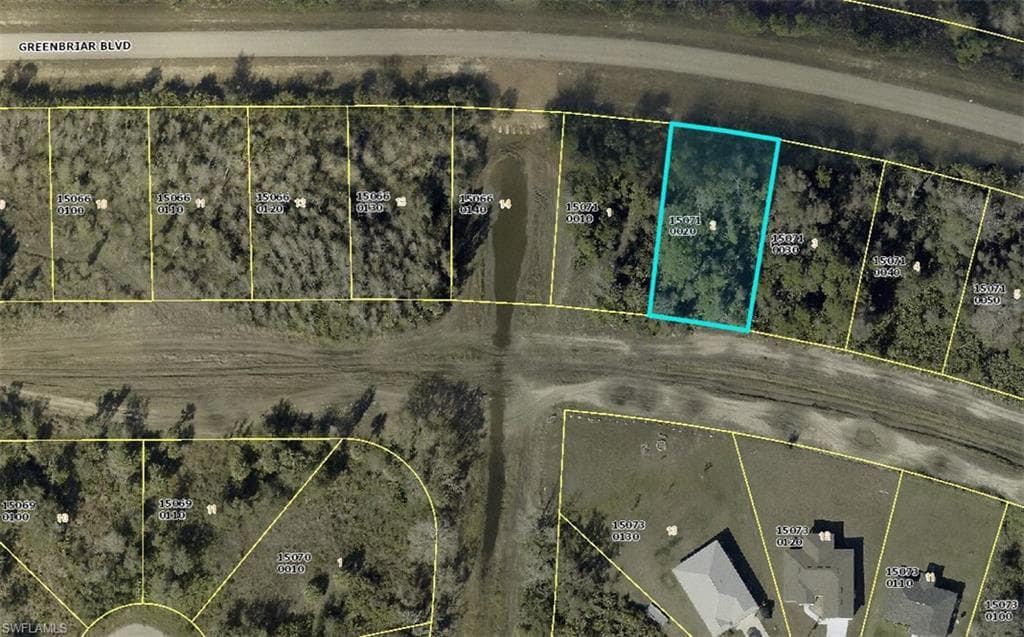 427 Greenbriar BLVD LEHIGH ACRES, FL 33972