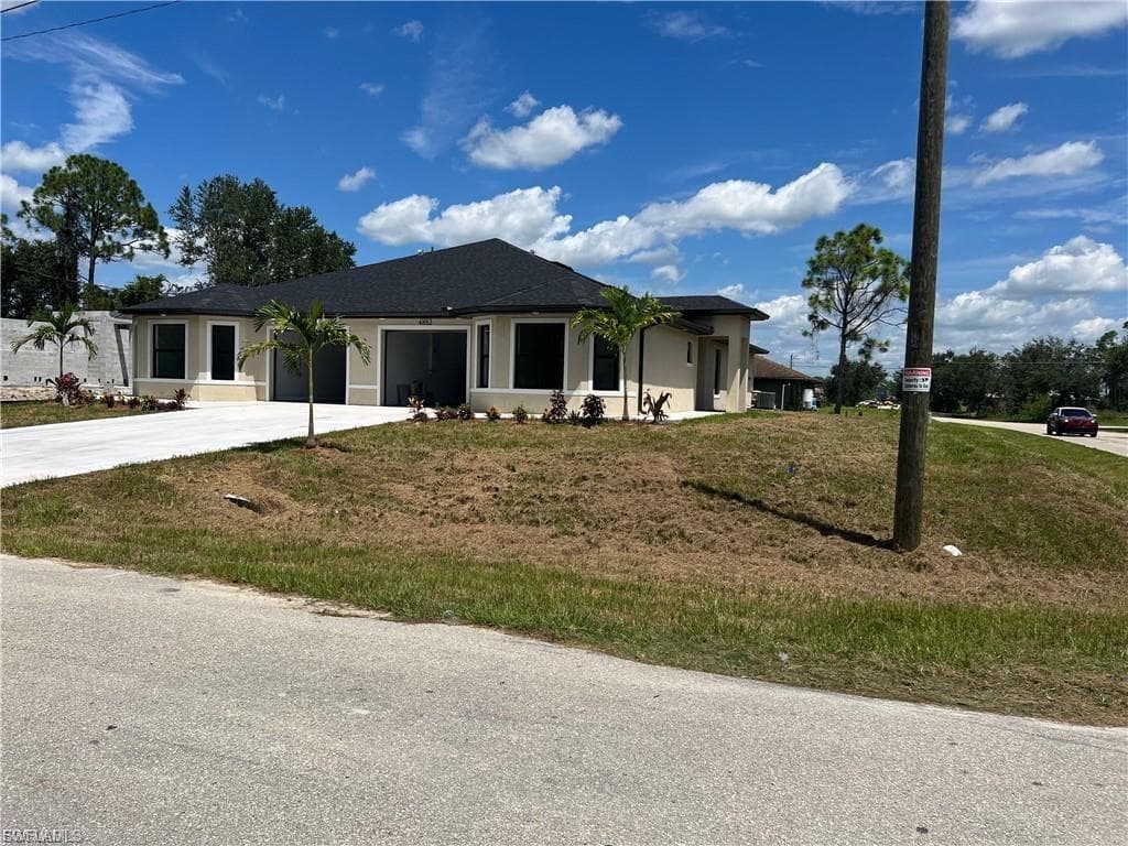 4852 30th ST SW LEHIGH ACRES, FL 33973