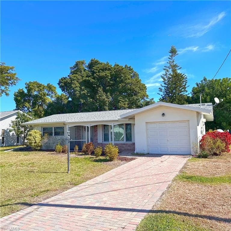 3639 SE 8th PL CAPE CORAL, FL 33904