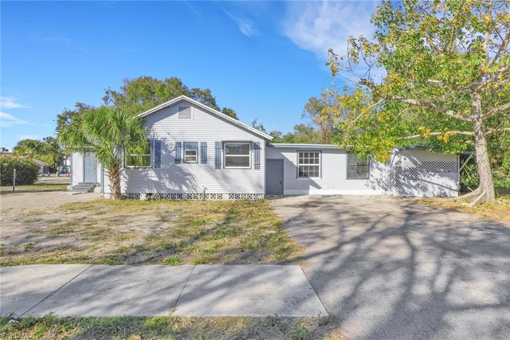 2933 Jackson ST FORT MYERS, FL 33901