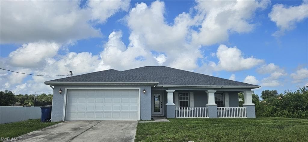 2015 Xelda AVE N LEHIGH ACRES, FL 33971