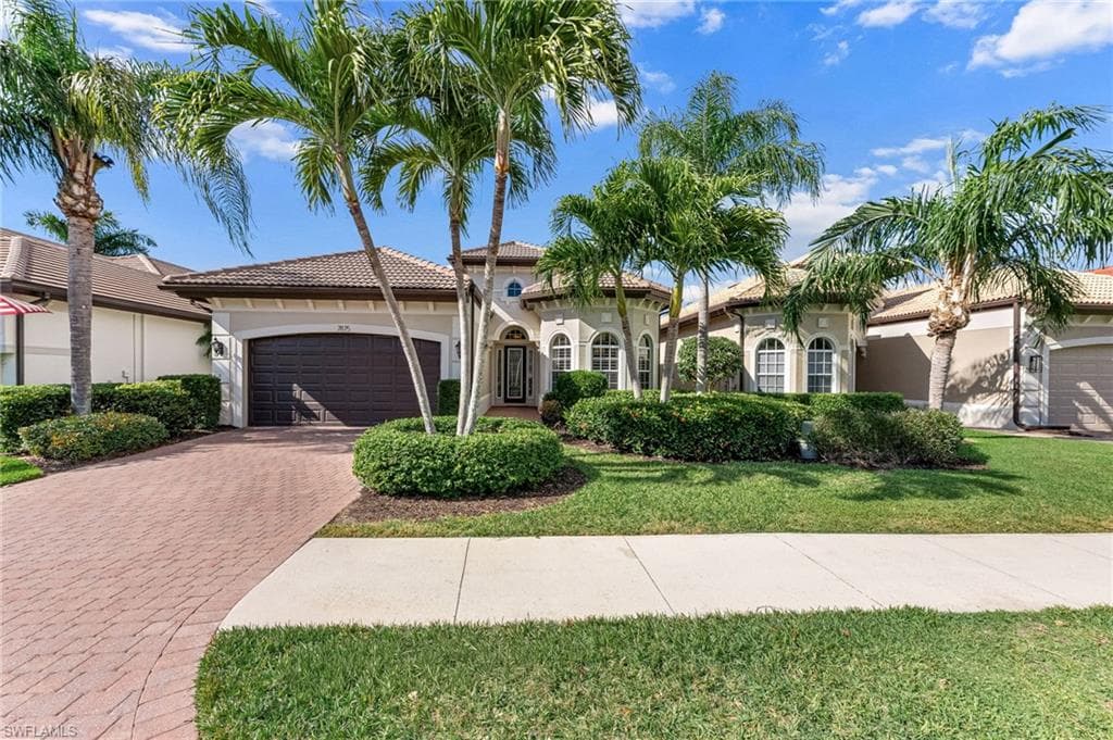 7875 Valencia CT NAPLES, FL 34113