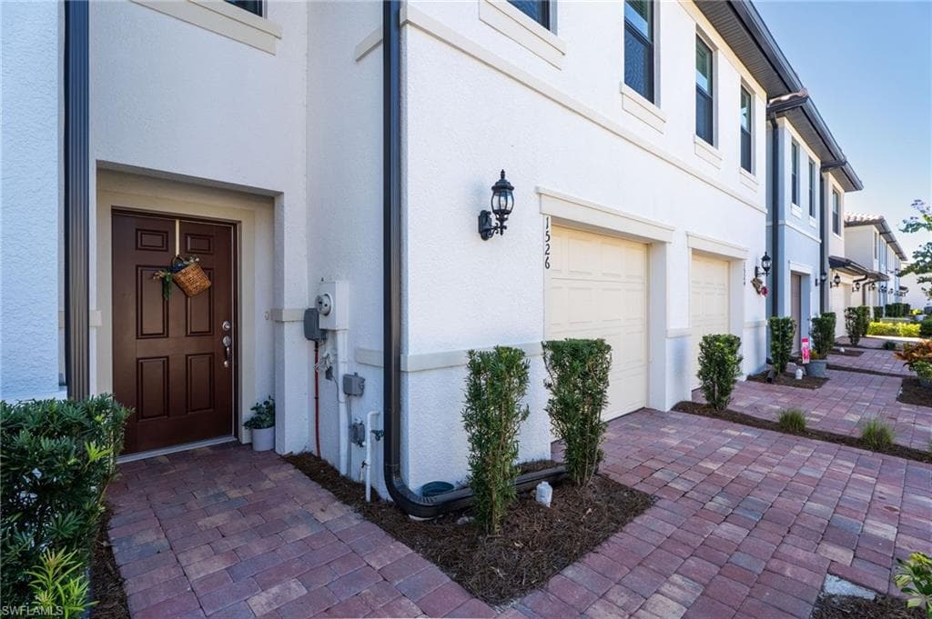 1526 Lake Jessup CIR CAPE CORAL, FL 33909