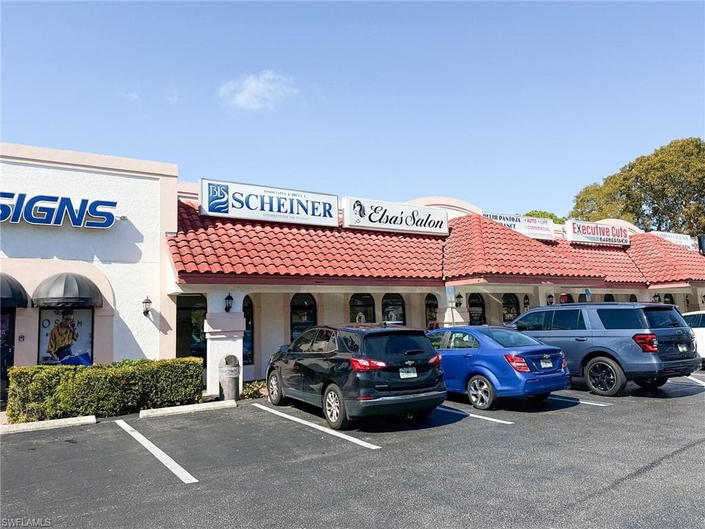 2650 Airport RD S B NAPLES, FL 34112