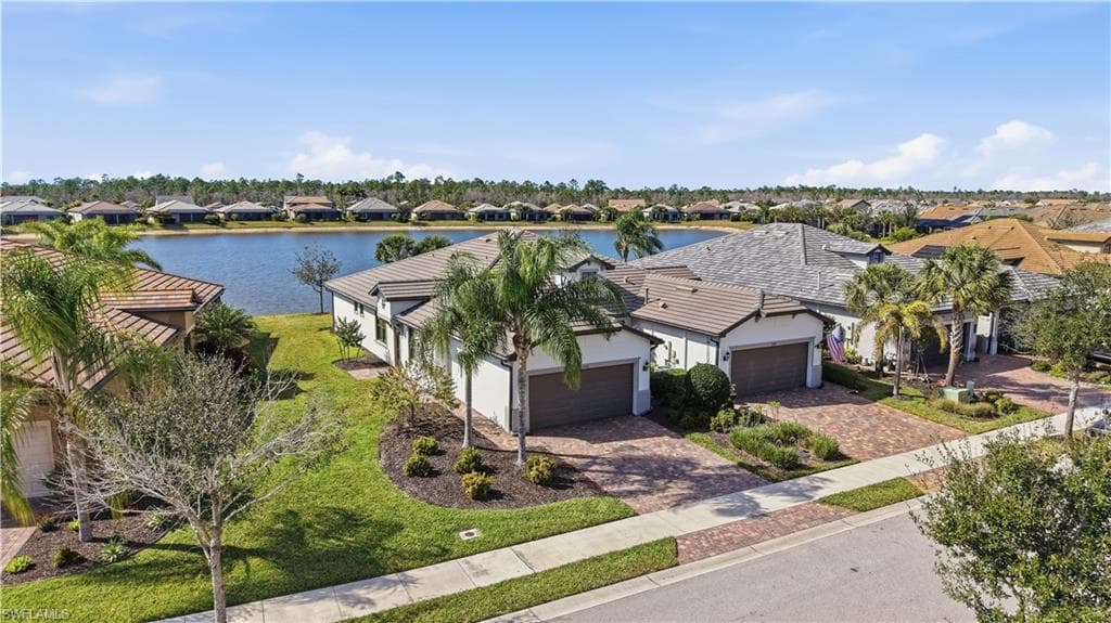 7733 Jacaranda LN NAPLES, FL 34114