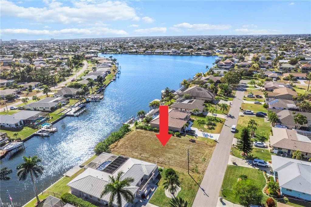 322 SE 33rd ST CAPE CORAL, FL 33904