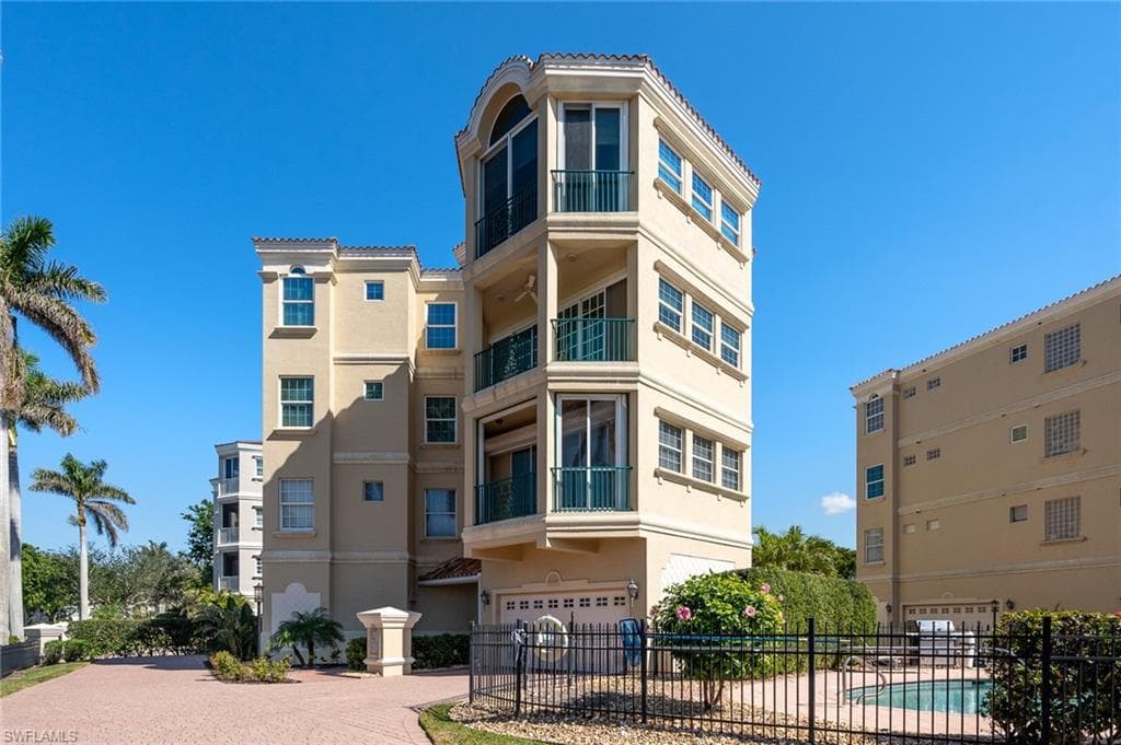 11160 Harbour Yacht CT B FORT MYERS, FL 33908