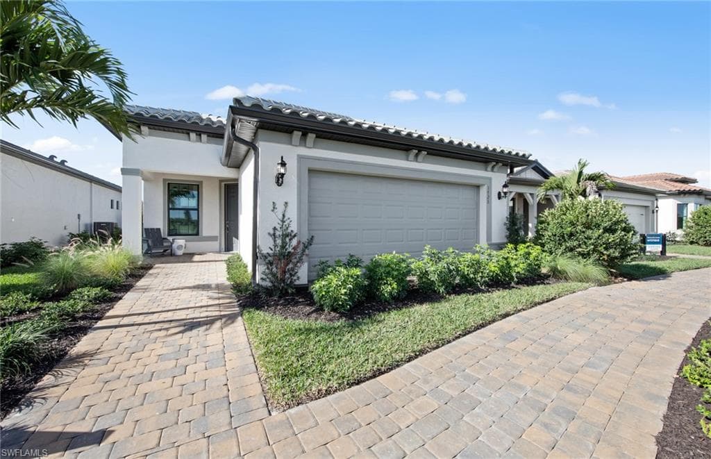 2119 Freemont WAY NAPLES, FL 34120