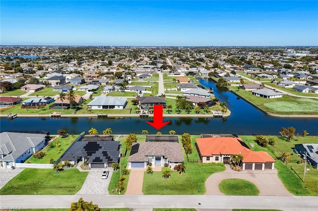 237 SW 21st ST CAPE CORAL, FL 33991