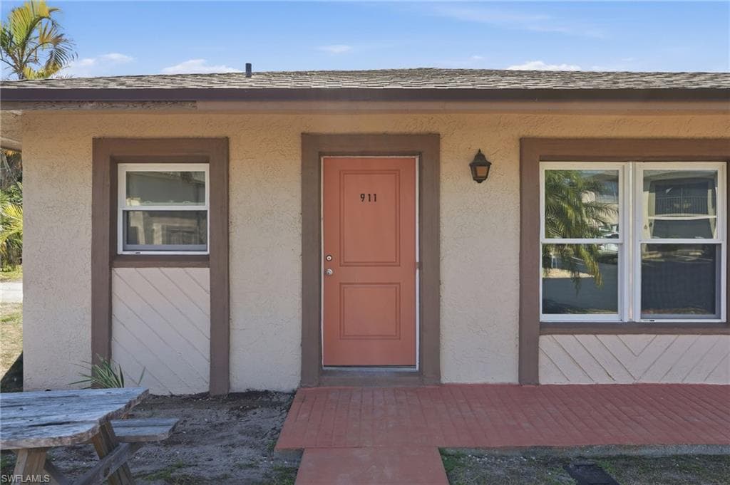 16881 Davis RD 911 FORT MYERS, FL 33908