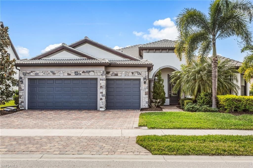 11719 Bowes CIR FORT MYERS, FL 33913