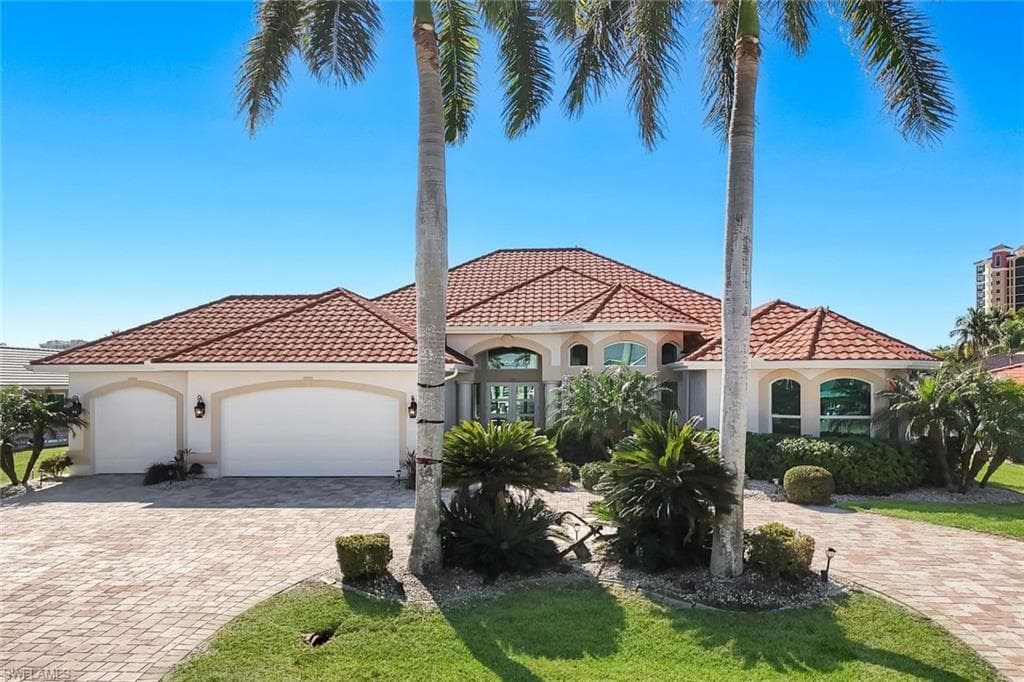 1524 SW 56th TER CAPE CORAL, FL 33914