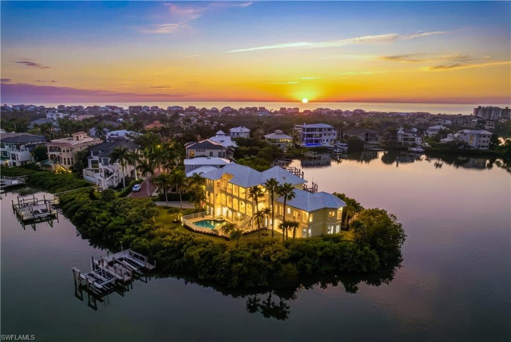 195 San Mateo DR BONITA SPRINGS, FL 34134
