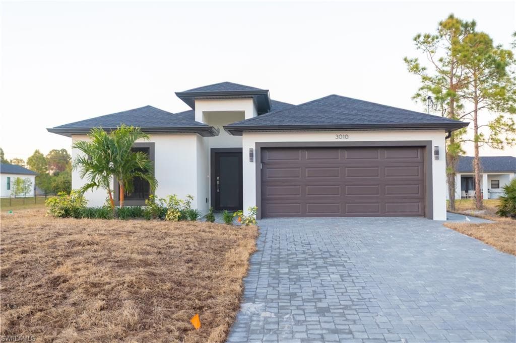 3010 35th ST SW LEHIGH ACRES, FL 33976