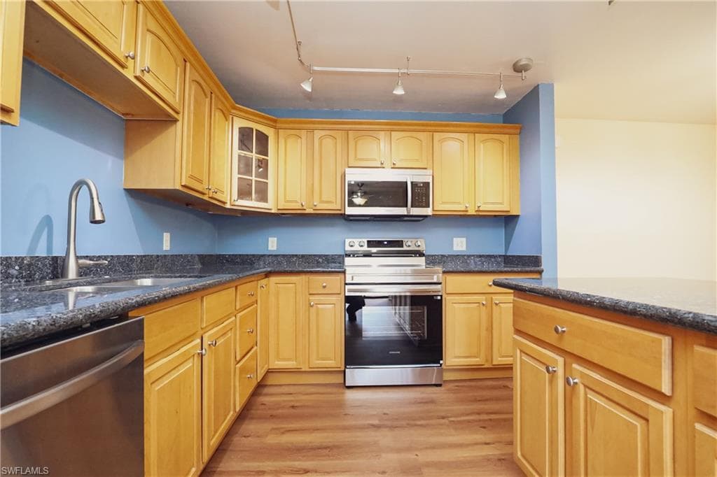 4053 Sandlewood LN 1 FORT MYERS, FL 33907