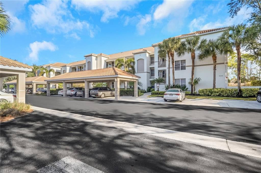 8241 Parkstone PL 106 NAPLES, FL 34120