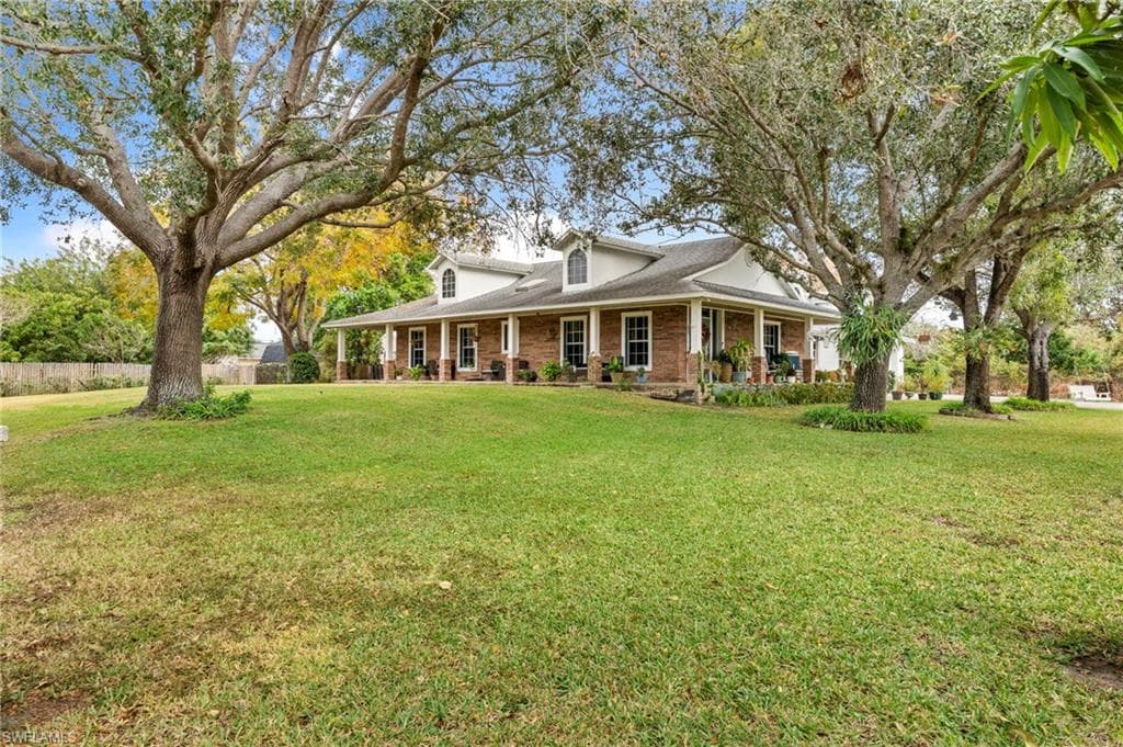 2724 3rd ST SW LEHIGH ACRES, FL 33976