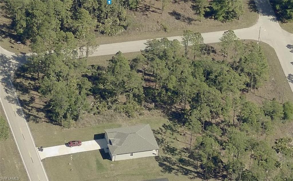 215 Columbus BLVD S LEHIGH ACRES, FL 33974