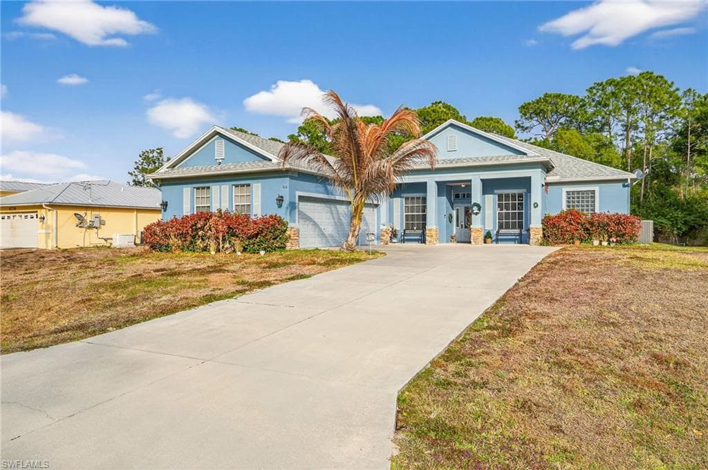 816 Palmetto AVE LEHIGH ACRES, FL 33972