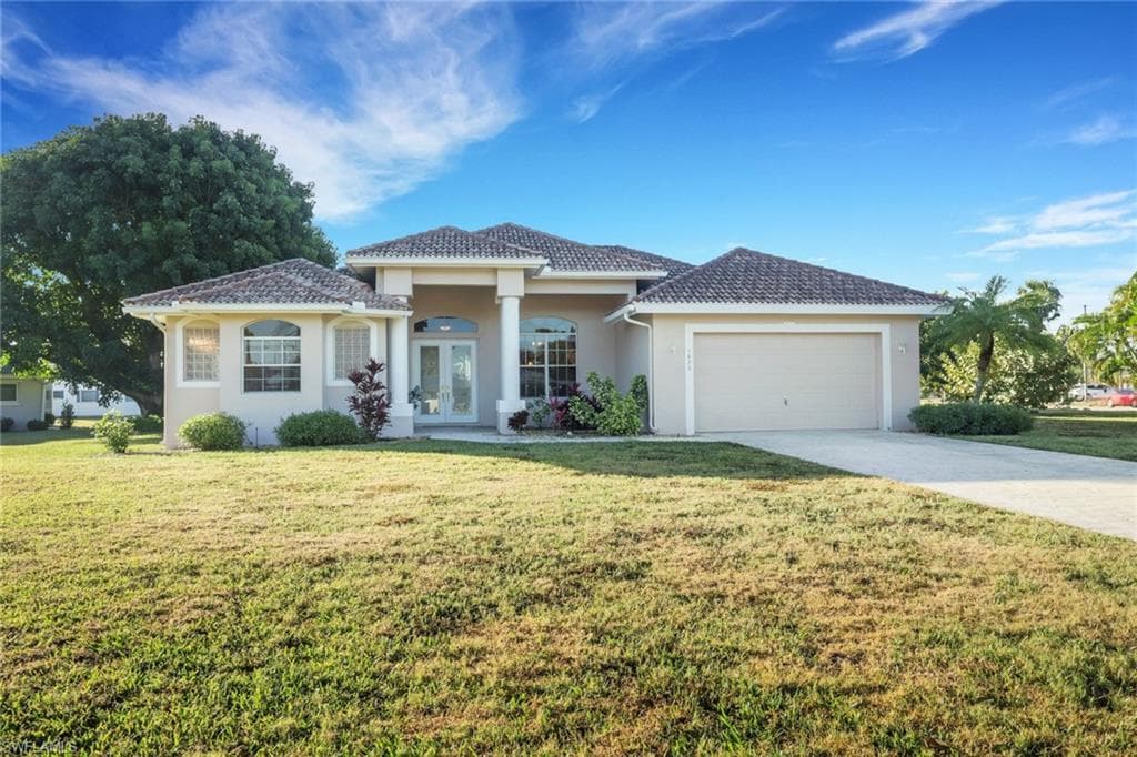 1675 Saint Clair AVE E NORTH FORT MYERS, FL 33903