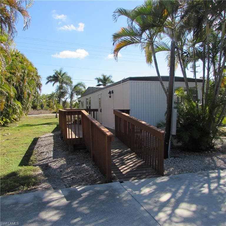 5923 Bomar LN BOKEELIA, FL 33922
