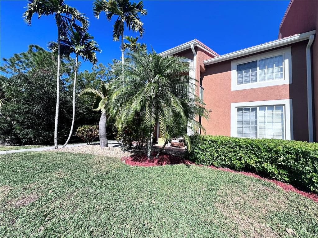 1240 Wildwood Lakes BLVD N 101 NAPLES, FL 34104
