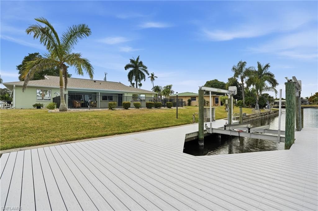 405 Tower DR CAPE CORAL, FL 33904