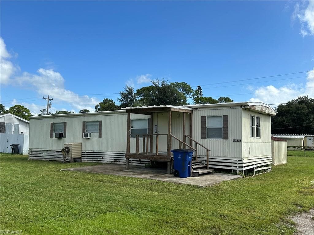 8085 Tolles DR NORTH FORT MYERS, FL 33917