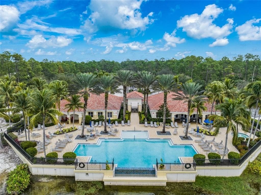 1760 Tarpon Bay DR S 102 NAPLES, FL 34119