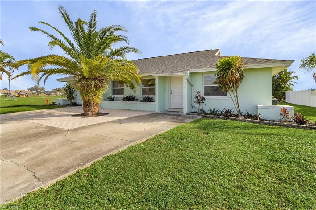 930 SW 37th LN CAPE CORAL, FL 33914