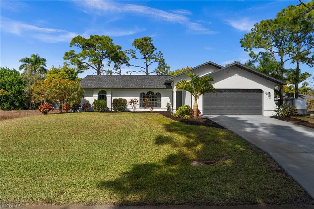 8137 Pelican RD FORT MYERS, FL 33967