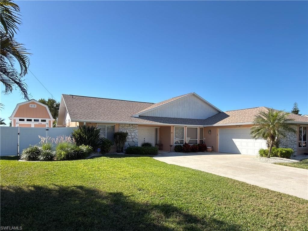 2726 SE 24th CT CAPE CORAL, FL 33904