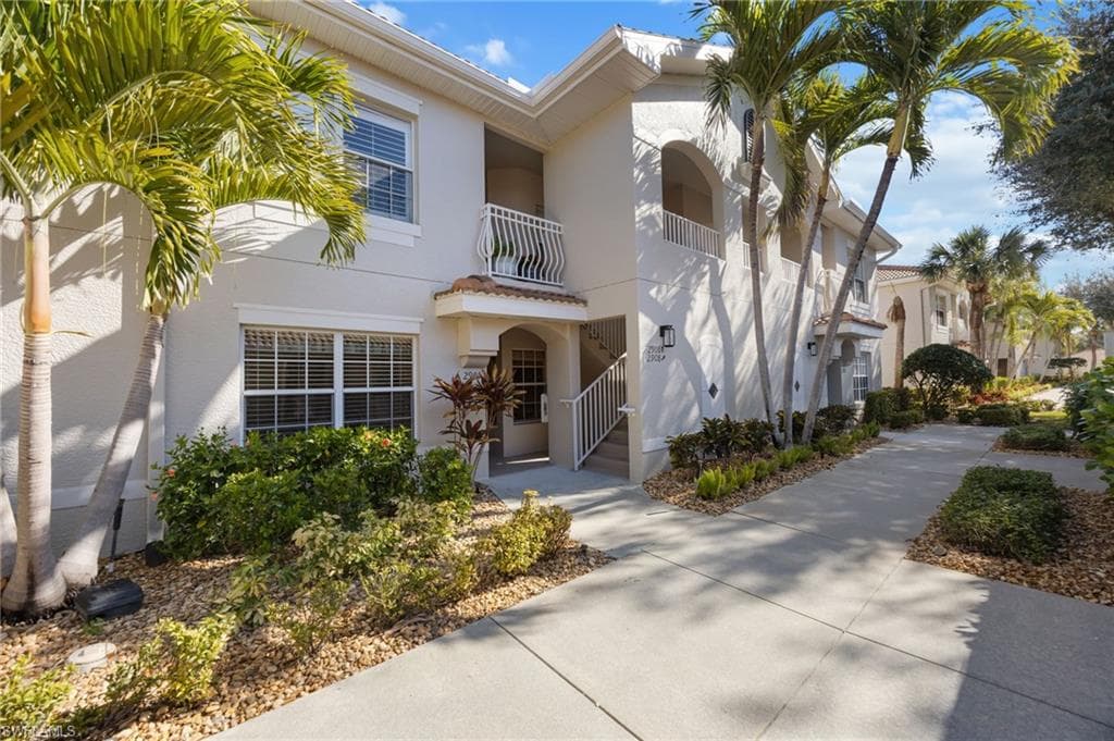 3013 Driftwood WAY 2905 NAPLES, FL 34109