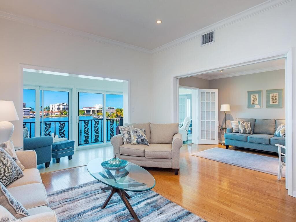 383 Harbour DR 308 NAPLES, FL 34103