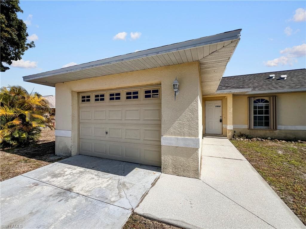 1909 SW Santa Barbara PL 1909 CAPE CORAL, FL 33991
