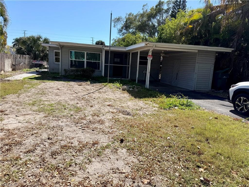 2632 Weeks AVE NAPLES, FL 34112