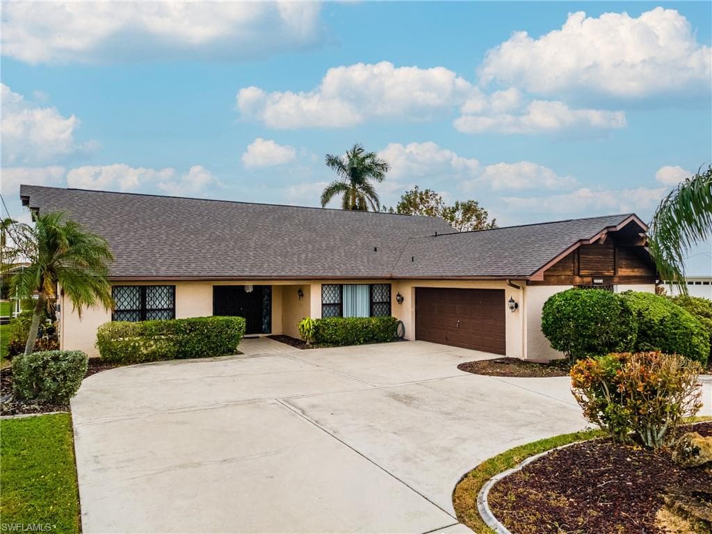 2523 24th PL CAPE CORAL, FL 33904