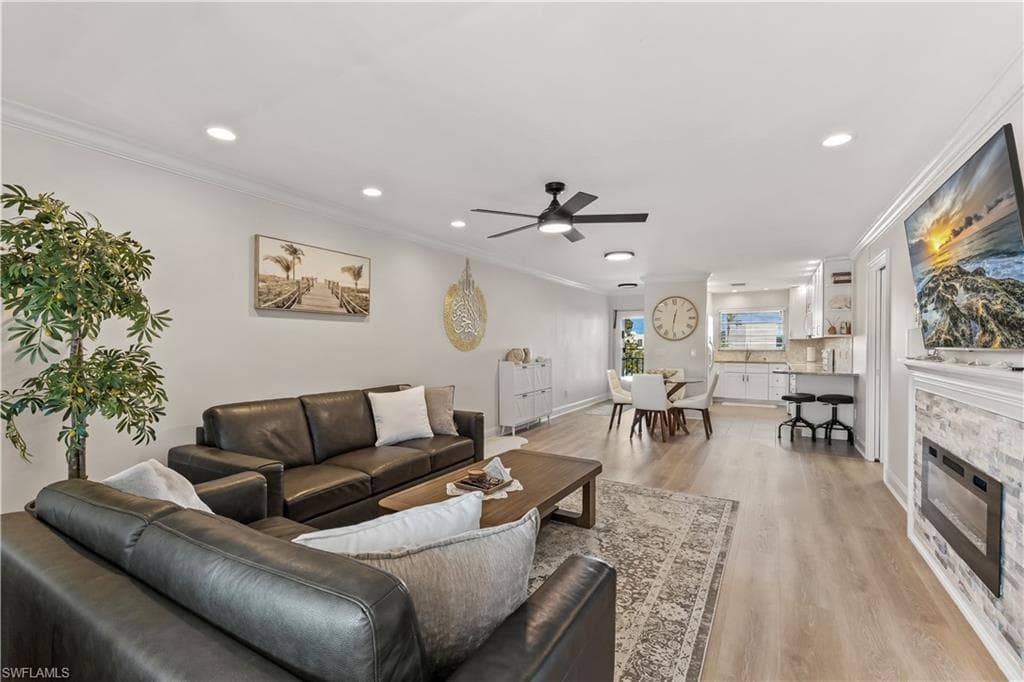 1020 Palm View DR C302 NAPLES, FL 34110