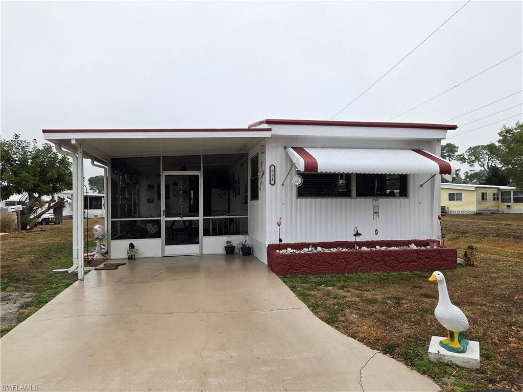 881 Homestead DR NORTH FORT MYERS, FL 33917