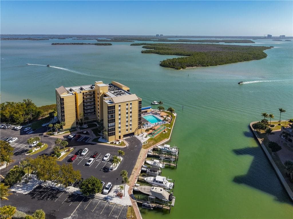 400 Lenell RD 107 FORT MYERS BEACH, FL 33931