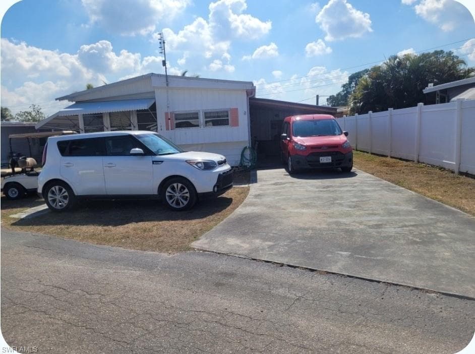 108 Coachlight LN NORTH FORT MYERS, FL 33917